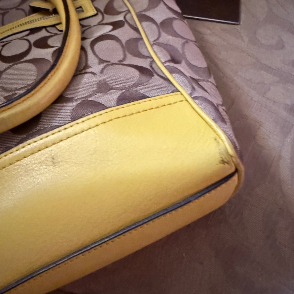 Coach F48879 Signature Mini Tanner shoulder bag in coach canvas/yellow leather - Picture 6 of 16